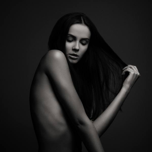 Photograph Martin Krystynek Sensual Beauty on One Eyeland